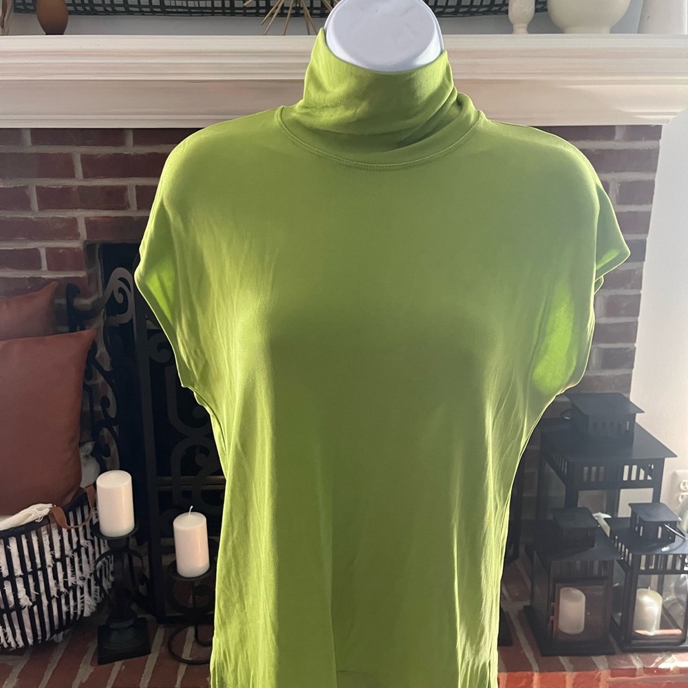 Chico’s Lime Green Turtleneck Top or mock neck Size:Chico’s 1/Large Stretchy